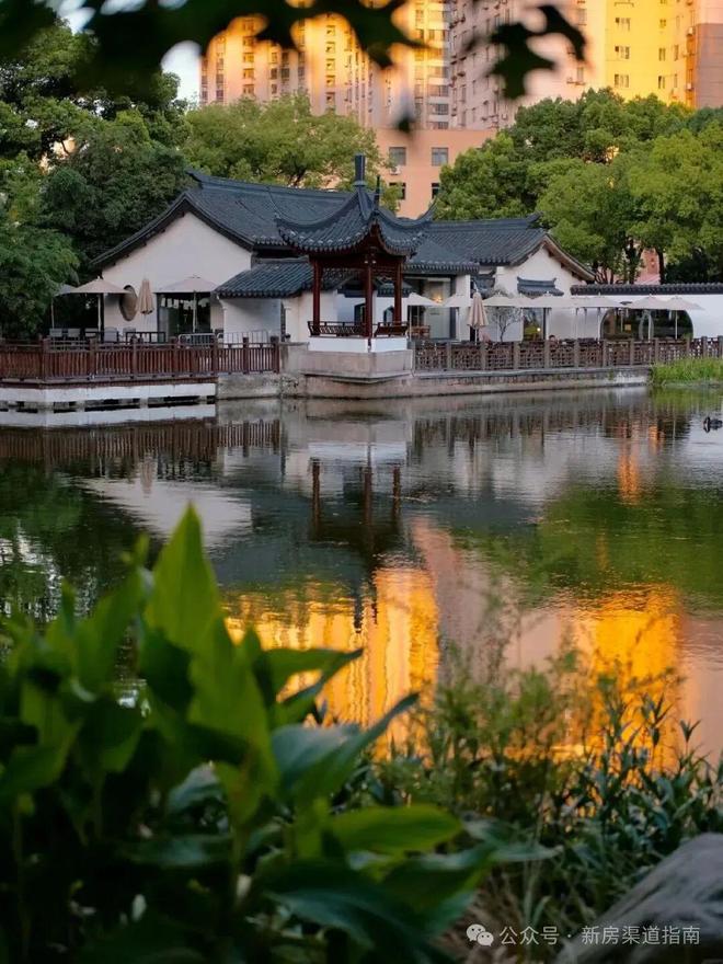 金茂璞元售楼处发布：营销中心！爱游戏体育热搜好房！上海虹口(图24)