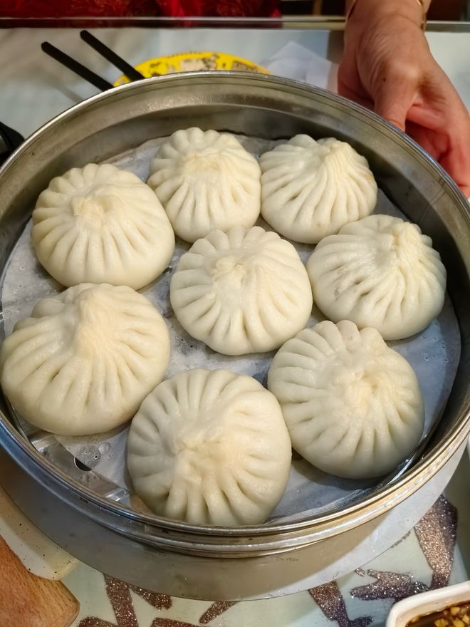 还是冷水蒸看看正确的方法！爱游戏体育蒸包子是开水蒸(图3)